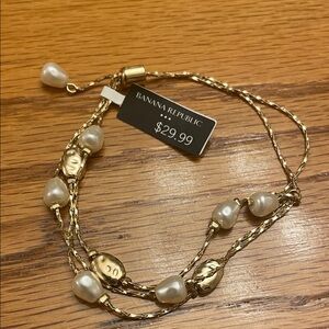 Banana Republic Faux Pearl Bracelet. OS. New With Tag!